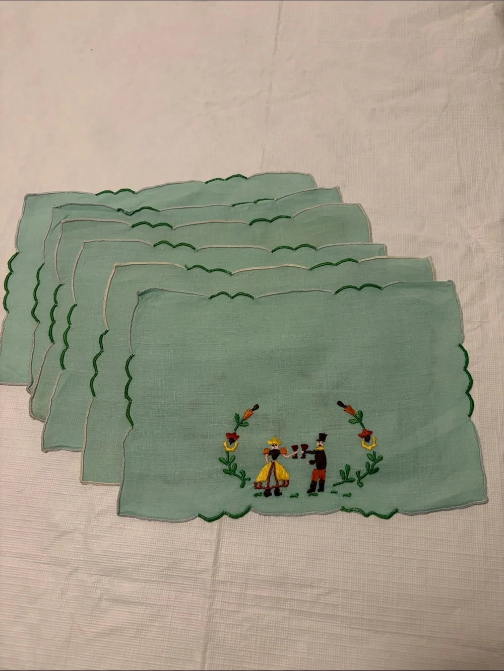 Vintage Linen Napkins - Embroidered - Cocktail Party Set/4 Madeira Folk Couple